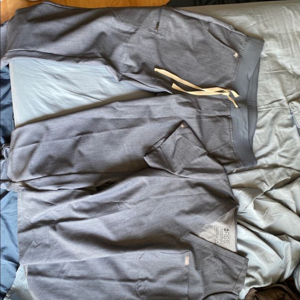 FIGS Women’s Scrubs